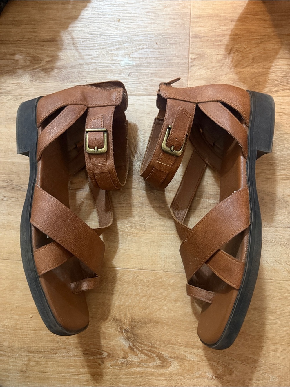 FRYE AND CO. Brown Leather Strappy Ankle Buckle Sandals - Picture 3 of 7
